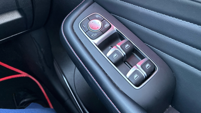 MG Hs 1.5 T-GDI Exclusive 5dr DCT Petrol Hatchback